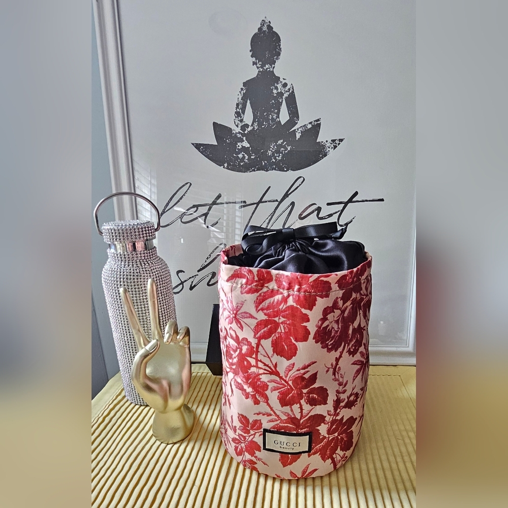 Gucci Floral Print Drawstring Pouch